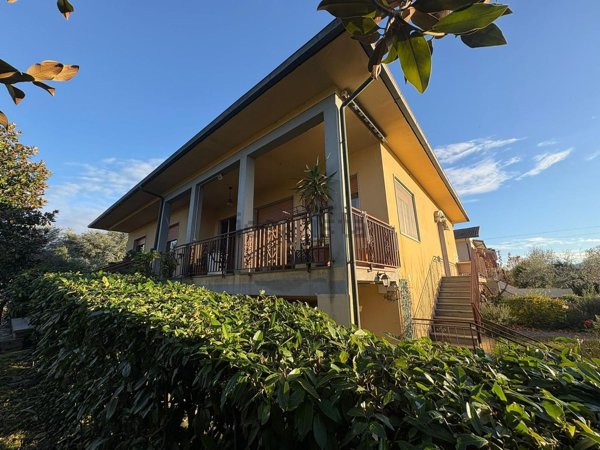 casa indipendente in vendita a Capannori