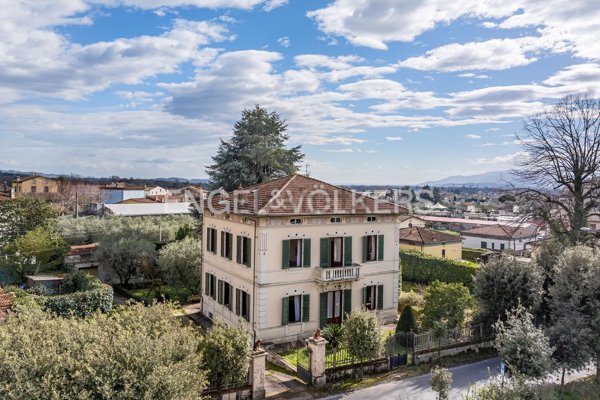 casa indipendente in vendita a Capannori in zona Marlia