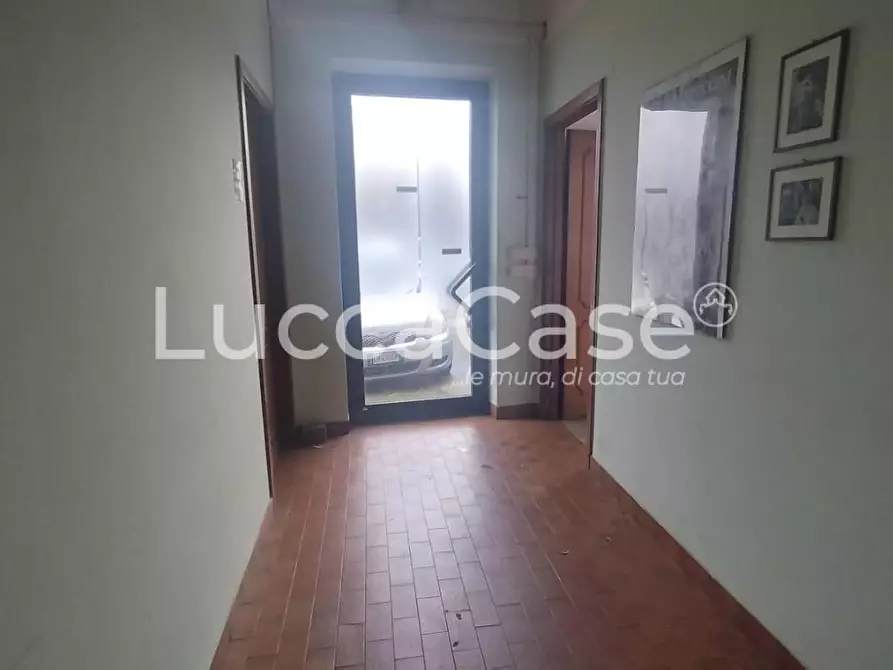 ufficio in vendita a Capannori in zona Marlia