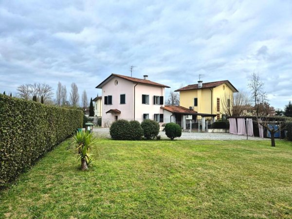 casa indipendente in vendita a Capannori