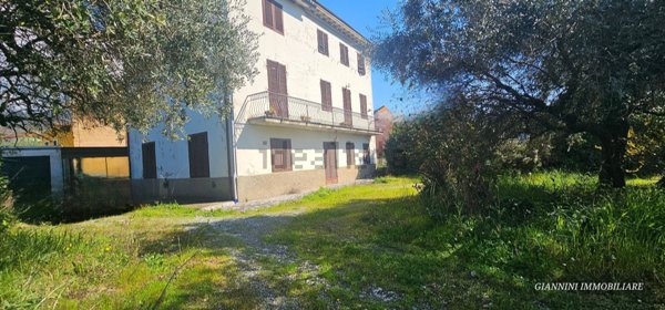 casa indipendente in vendita a Capannori in zona Marlia