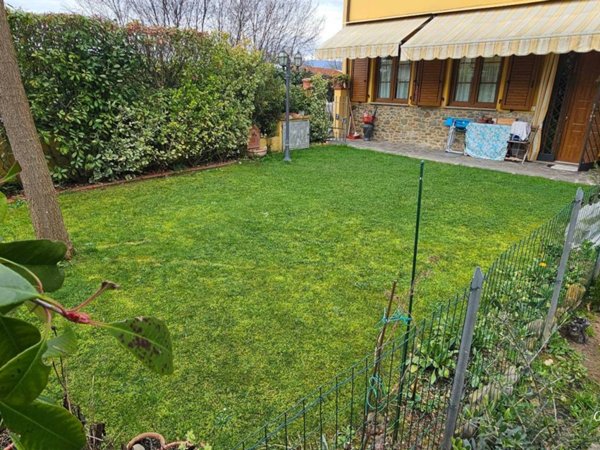 appartamento in vendita a Capannori in zona Lammari