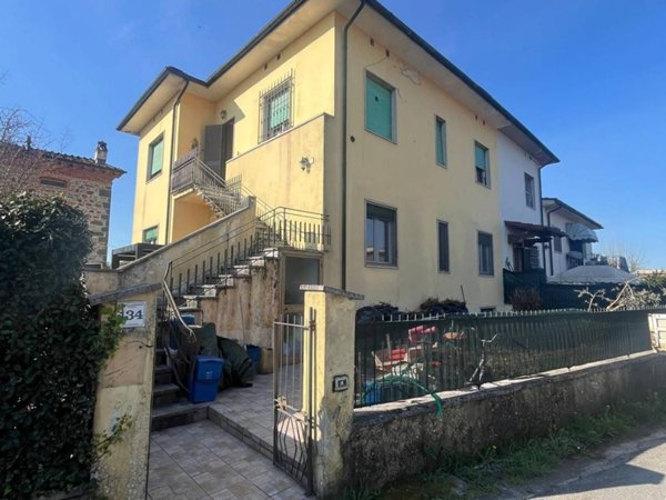 casa indipendente in vendita a Capannori in zona Marlia