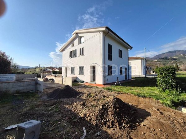 casa indipendente in vendita a Capannori in zona Marlia