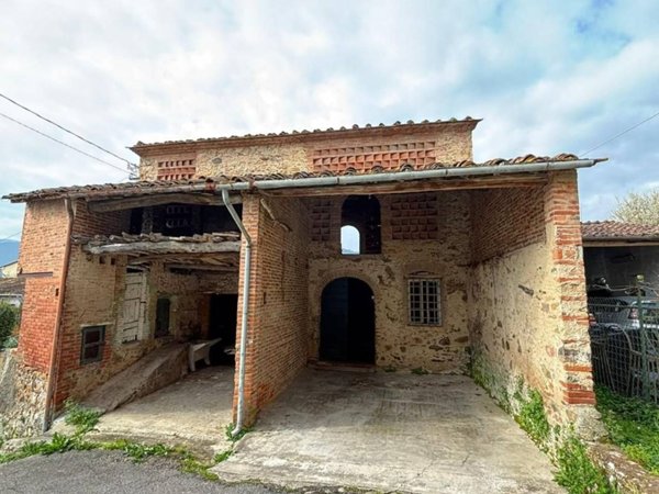 casale in vendita a Capannori