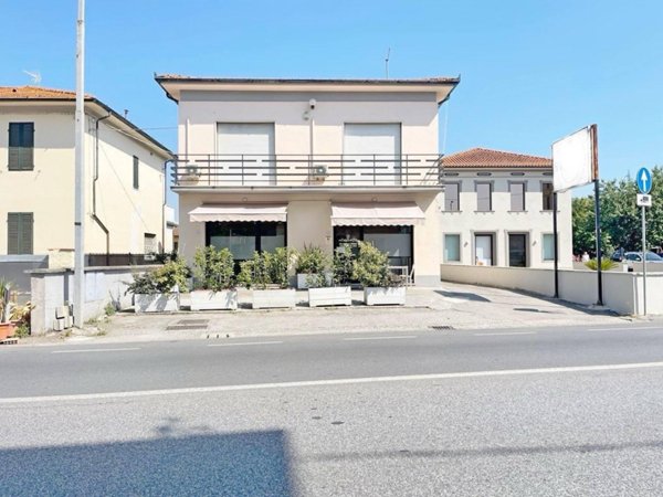 appartamento in vendita a Capannori in zona Lunata