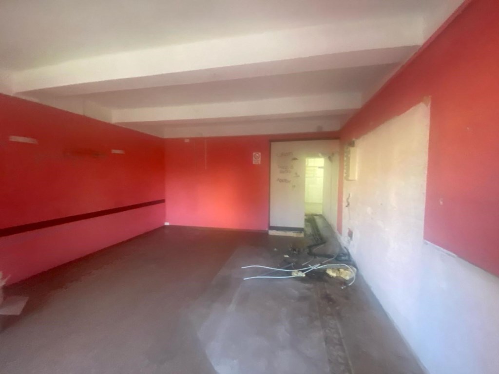 negozio in vendita a Capannori in zona Marlia