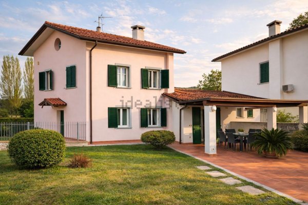 casa indipendente in vendita a Capannori