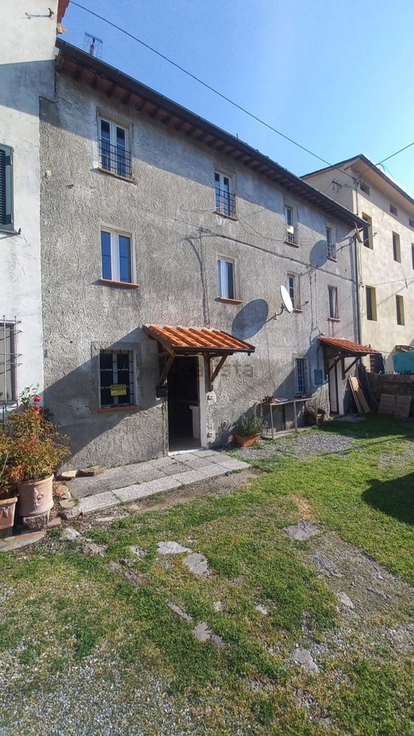 casa indipendente in vendita a Capannori in zona Guamo