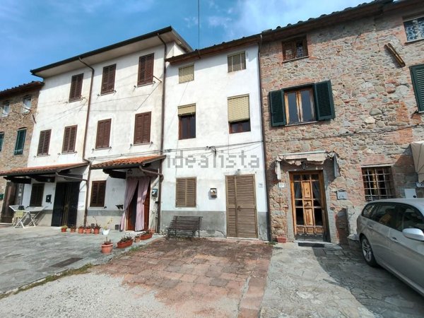 casa indipendente in vendita a Capannori in zona Segromigno in Monte