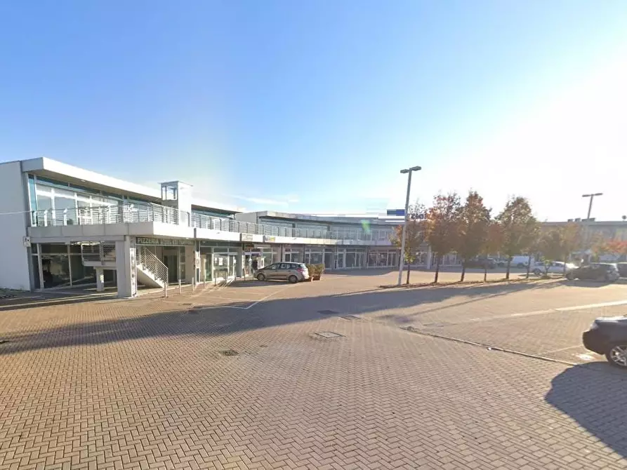 locale commerciale in vendita a Capannori