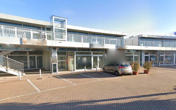 ufficio in vendita a Capannori in zona Lammari