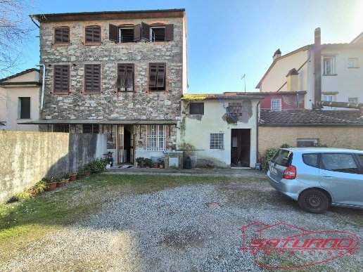 casa indipendente in vendita a Capannori in zona Lammari