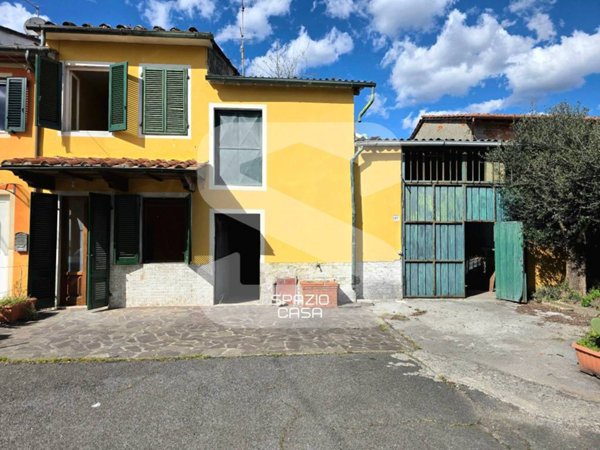casa indipendente in vendita a Capannori in zona Marlia