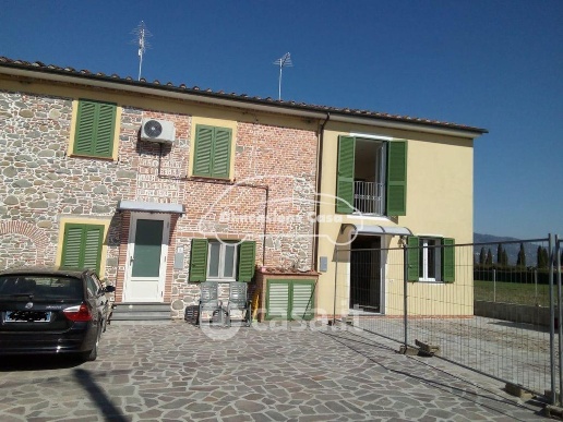 casa indipendente in vendita a Capannori in zona Lammari