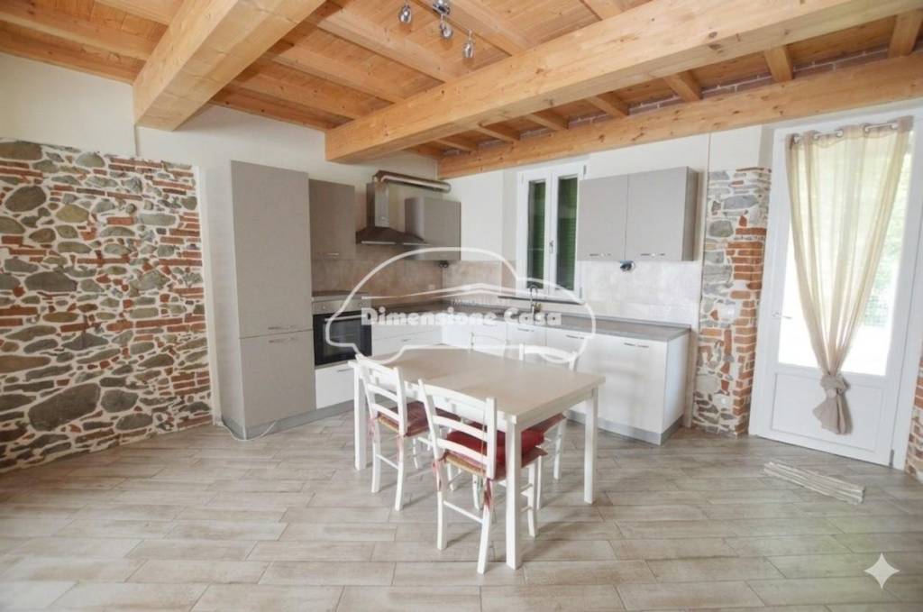 casa indipendente in vendita a Capannori in zona Lammari