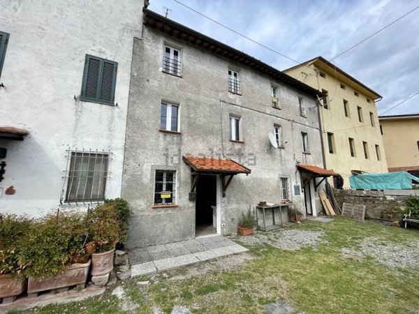 casa indipendente in vendita a Capannori in zona Guamo