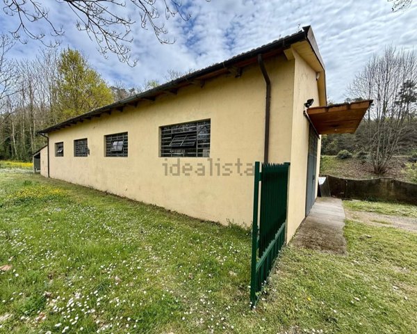 locale di sgombero in vendita a Capannori