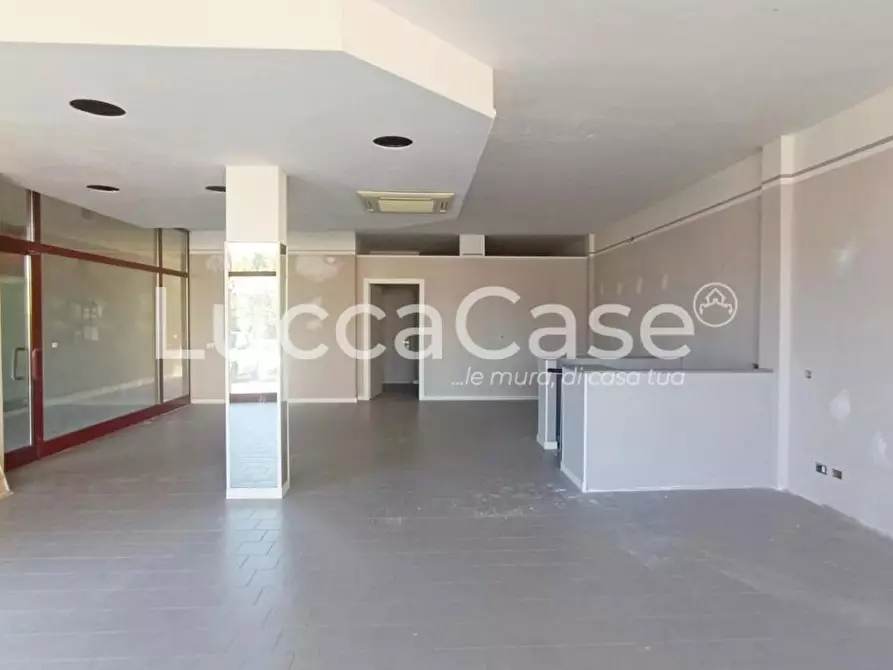 locale commerciale in vendita a Capannori