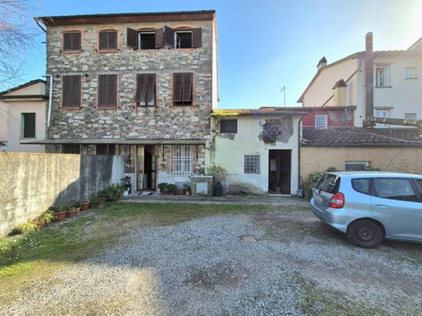 casa indipendente in vendita a Capannori in zona Lammari