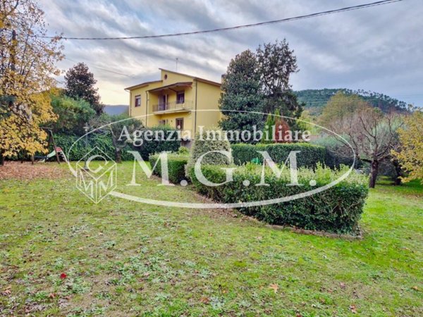 casa indipendente in vendita a Capannori in zona Castelvecchio di Compito