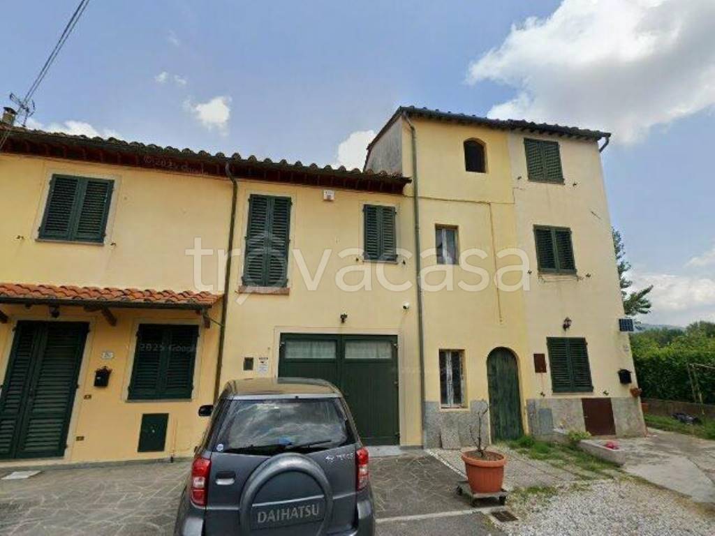 casa indipendente in vendita a Capannori in zona Lunata