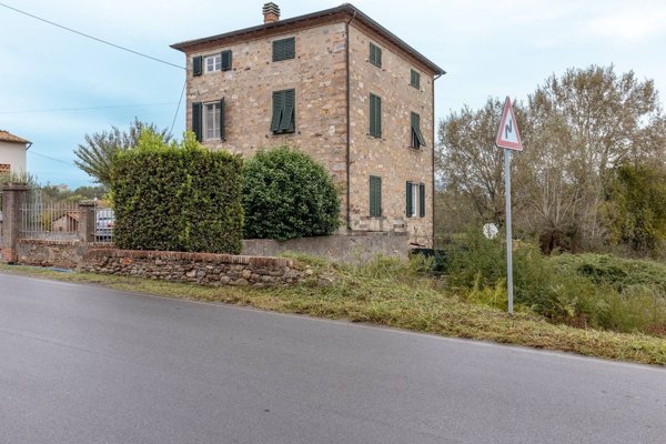 casa indipendente in vendita a Capannori in zona Castelvecchio di Compito