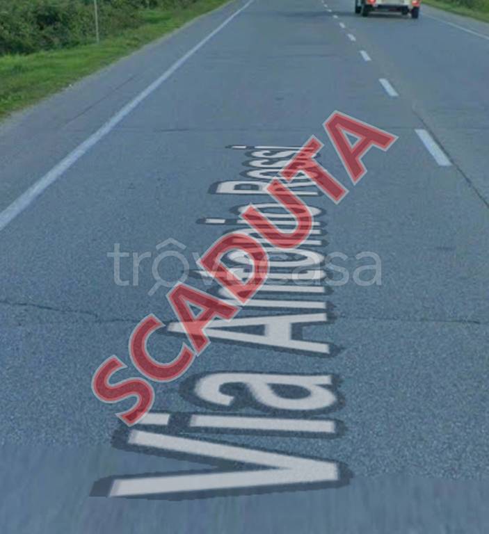 ufficio in vendita a Capannori in zona Lammari