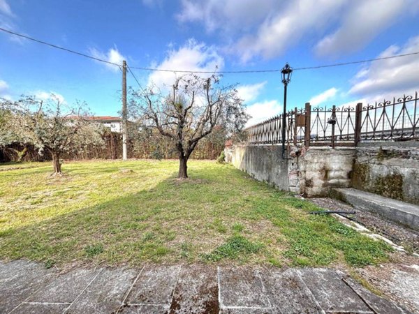 casa indipendente in vendita a Capannori