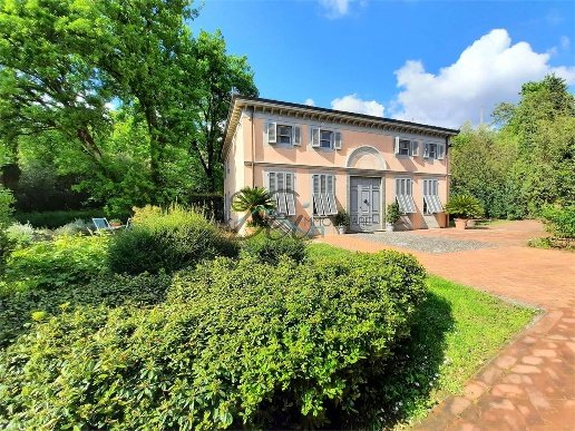 casa indipendente in vendita a Capannori in zona Marlia