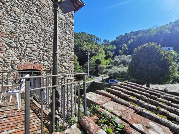 casa indipendente in vendita a Capannori in zona Vorno