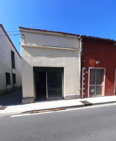 locale di sgombero in vendita a Capannori