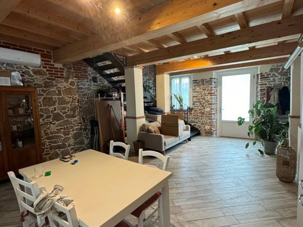 casa indipendente in vendita a Capannori in zona Lammari