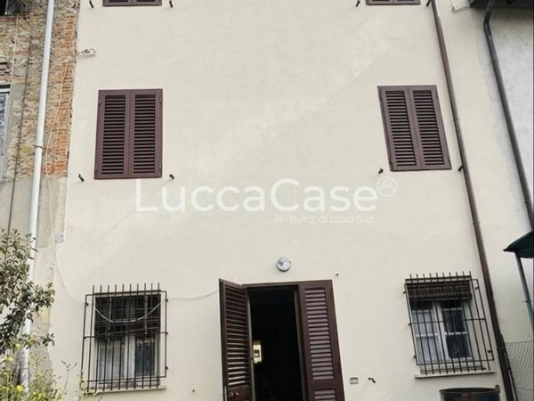 casa indipendente in vendita a Capannori in zona Lunata
