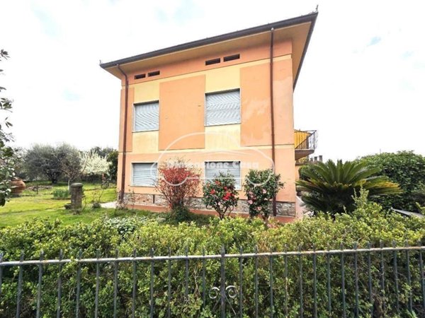 casa indipendente in vendita a Capannori in zona Marlia