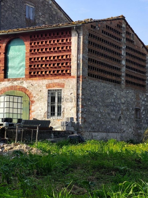 casa indipendente in vendita a Capannori in zona Lunata