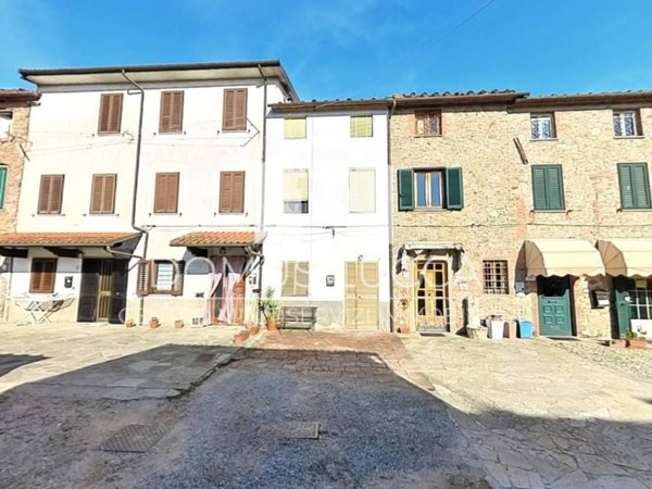casa indipendente in vendita a Capannori in zona Segromigno in Monte