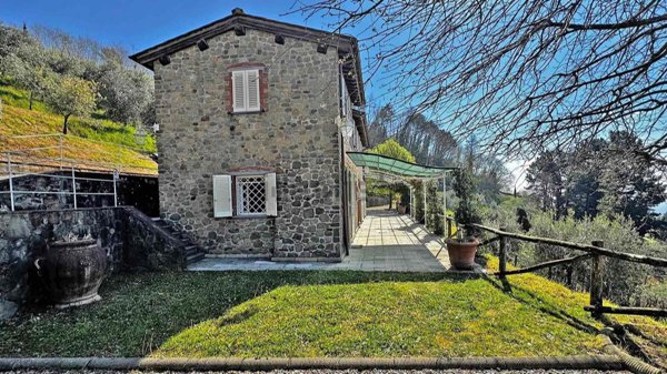 casa indipendente in vendita a Capannori in zona San Gennaro