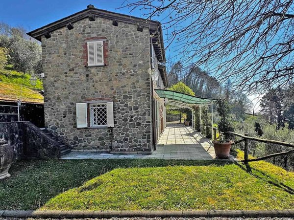 casa indipendente in vendita a Capannori