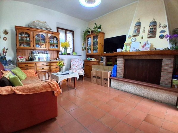 casa indipendente in vendita a Capannori in zona Segromigno in Monte