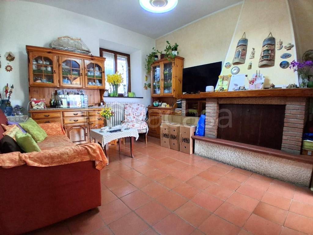 casa indipendente in vendita a Capannori in zona Segromigno in Monte