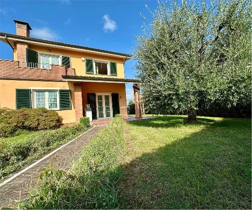 casa indipendente in vendita a Capannori in zona Lammari