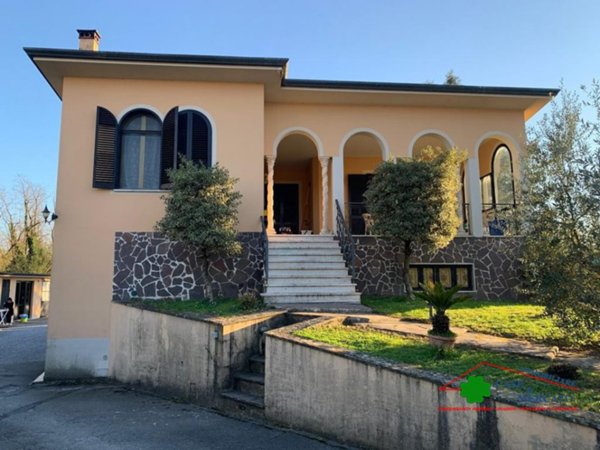 casa indipendente in vendita a Capannori in zona Segromigno in Monte
