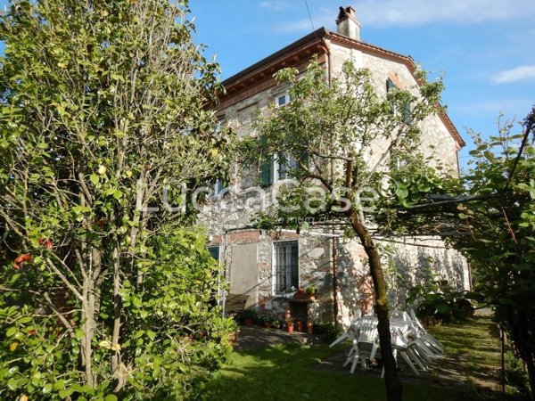 casale in vendita a Capannori in zona Lammari