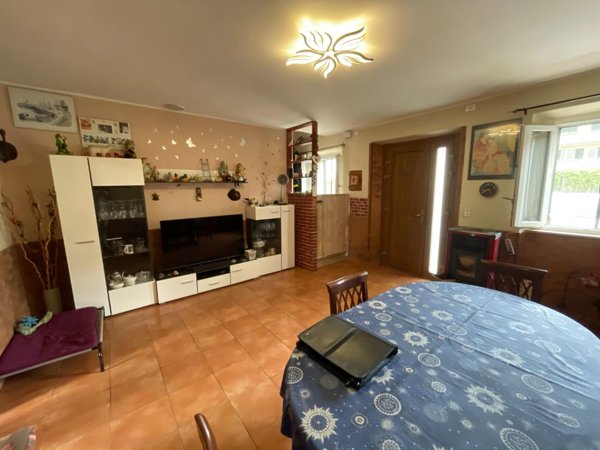 casa indipendente in vendita a Capannori in zona Marlia