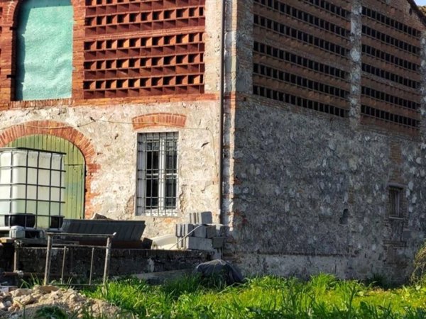 casa indipendente in vendita a Capannori in zona Lunata