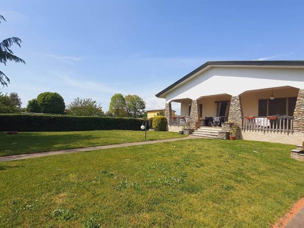 casa indipendente in vendita a Capannori