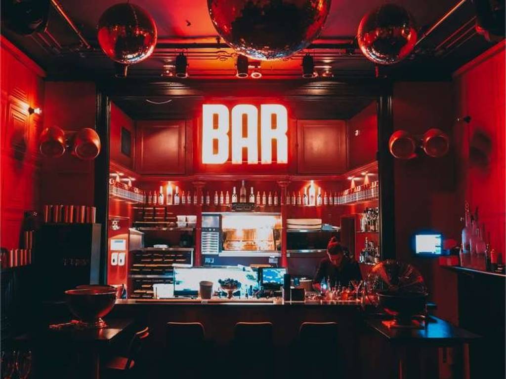 negozio in vendita a Capannori in zona Lammari