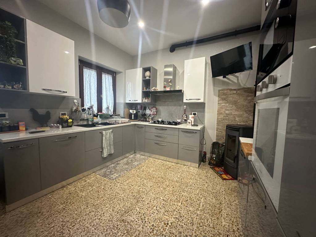 casa indipendente in vendita a Capannori in zona Lammari