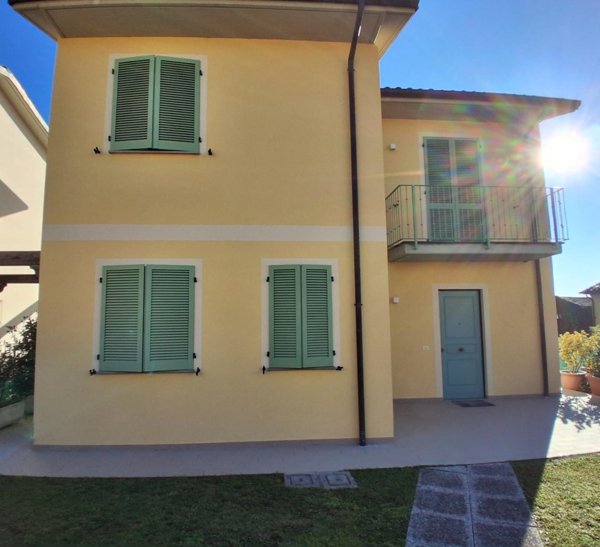 casa indipendente in vendita a Capannori in zona Segromigno in Monte